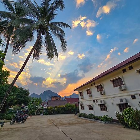 Saphaothong Guesthouse ヴァンヴィエン エクステリア 写真