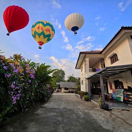 Saphaothong Guesthouse ヴァンヴィエン エクステリア 写真