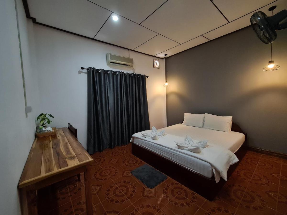 Saphaothong Guesthouse ヴァンヴィエン エクステリア 写真