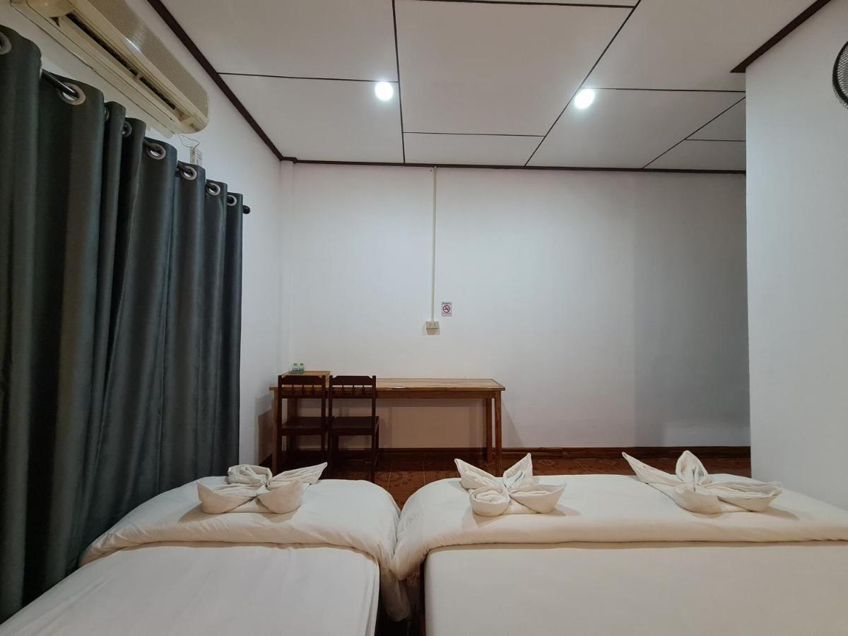 Saphaothong Guesthouse ヴァンヴィエン エクステリア 写真