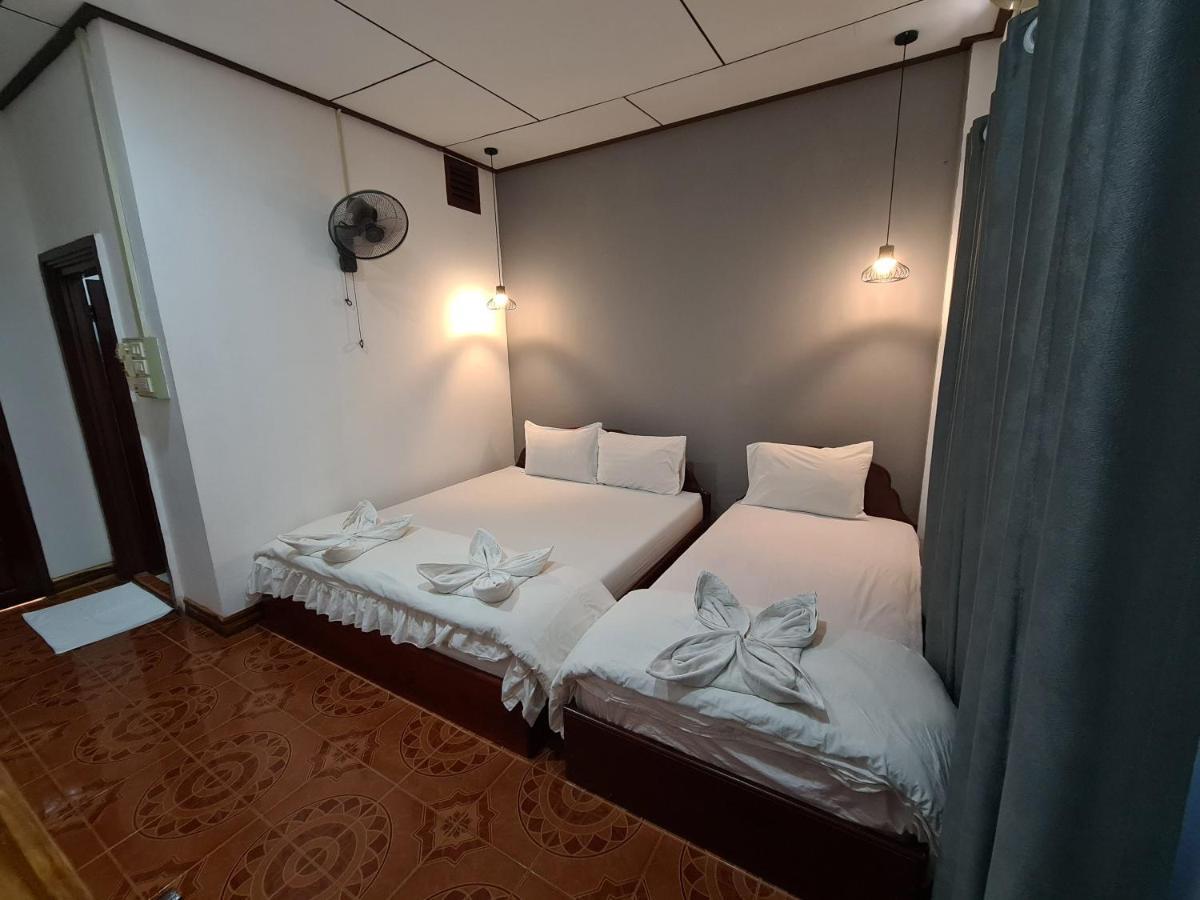 Saphaothong Guesthouse ヴァンヴィエン エクステリア 写真