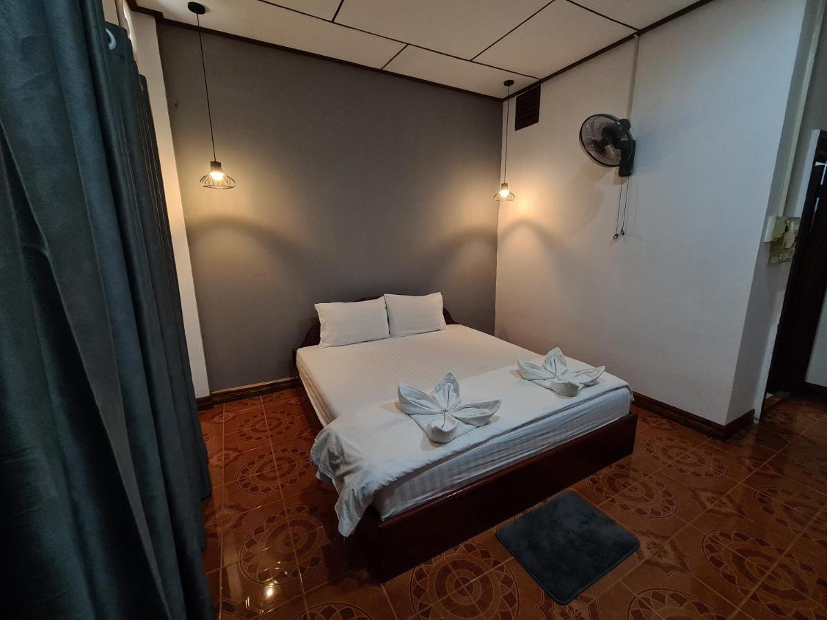 Saphaothong Guesthouse ヴァンヴィエン エクステリア 写真