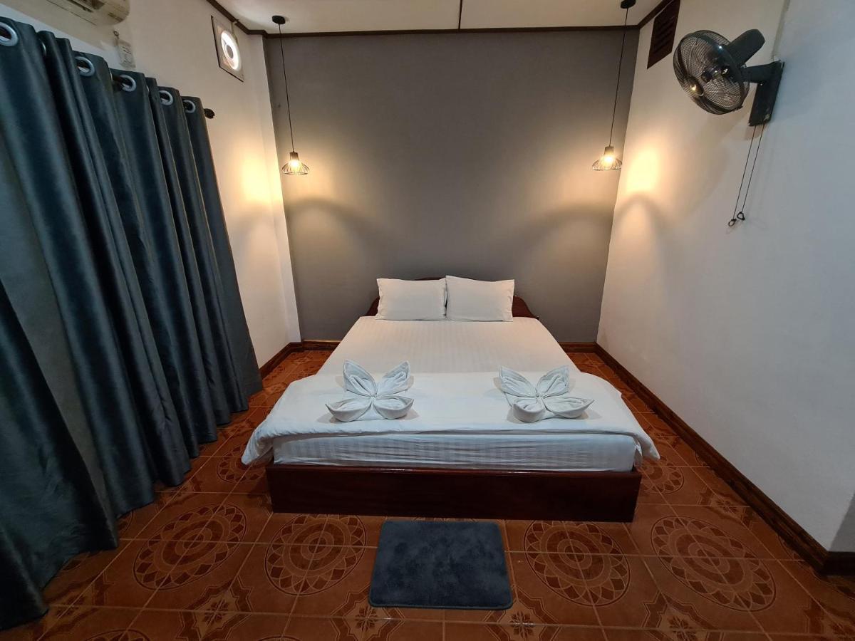 Saphaothong Guesthouse ヴァンヴィエン エクステリア 写真