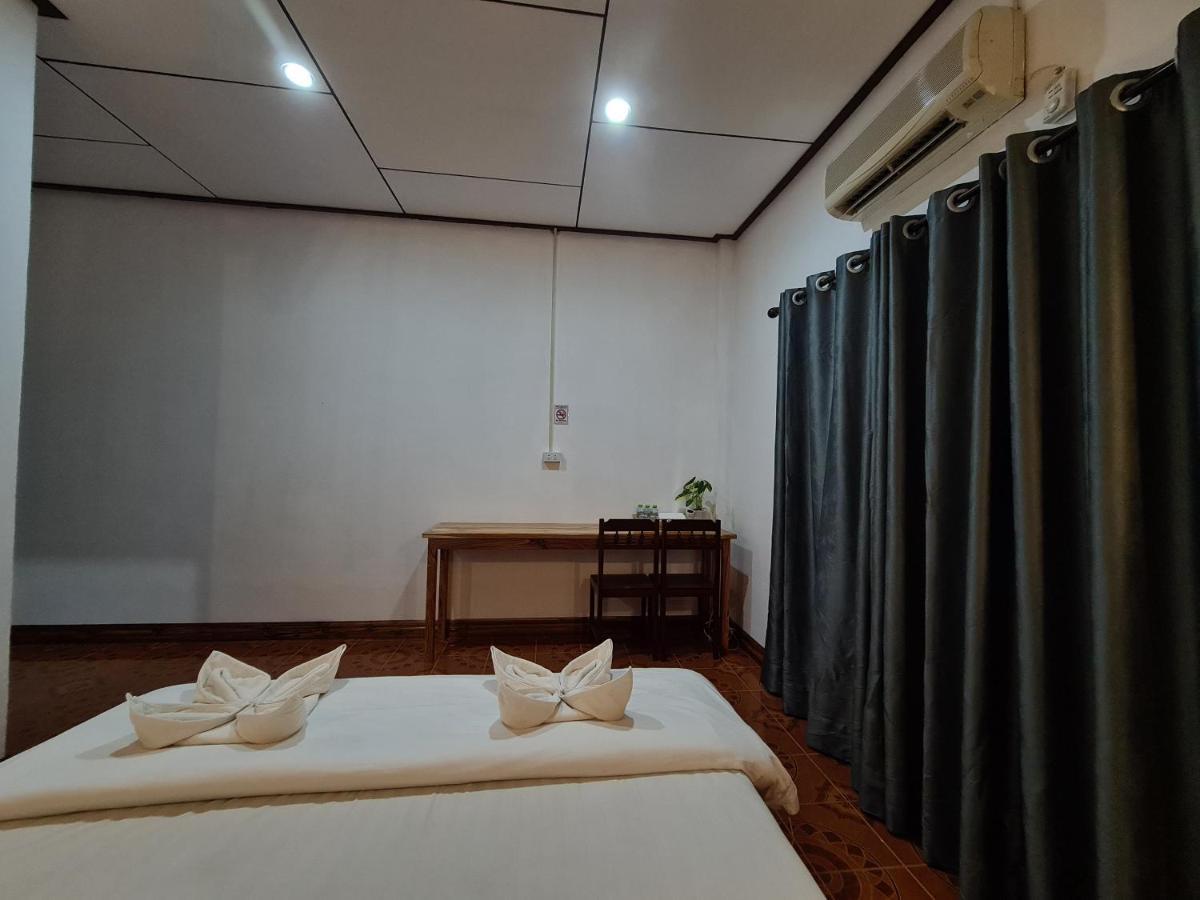 Saphaothong Guesthouse ヴァンヴィエン エクステリア 写真