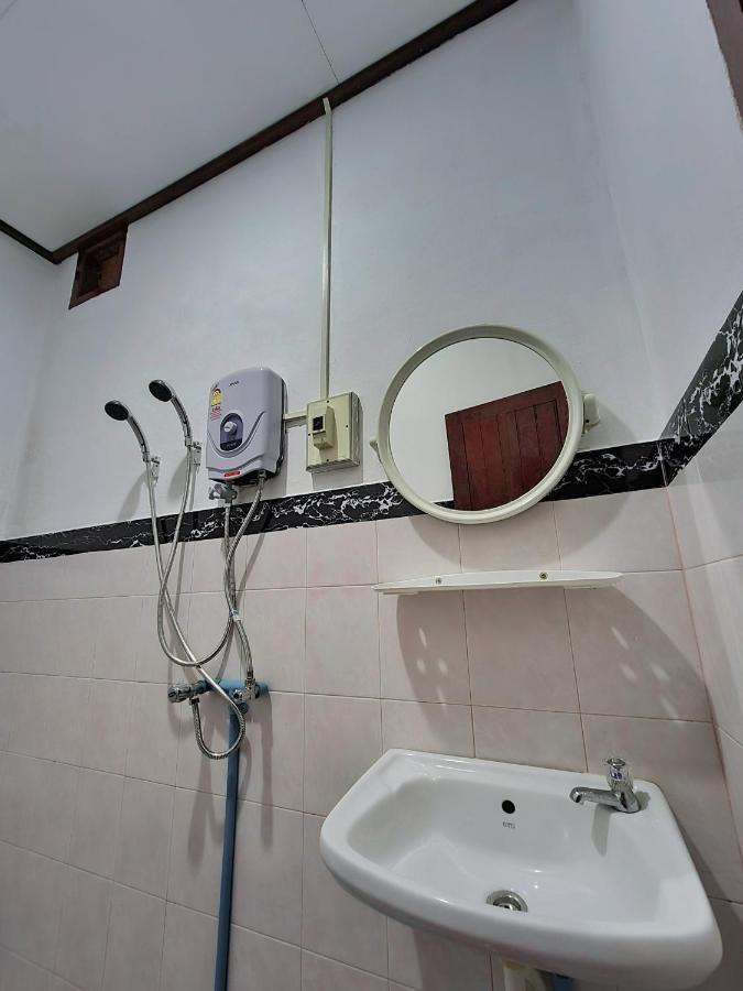 Saphaothong Guesthouse ヴァンヴィエン エクステリア 写真
