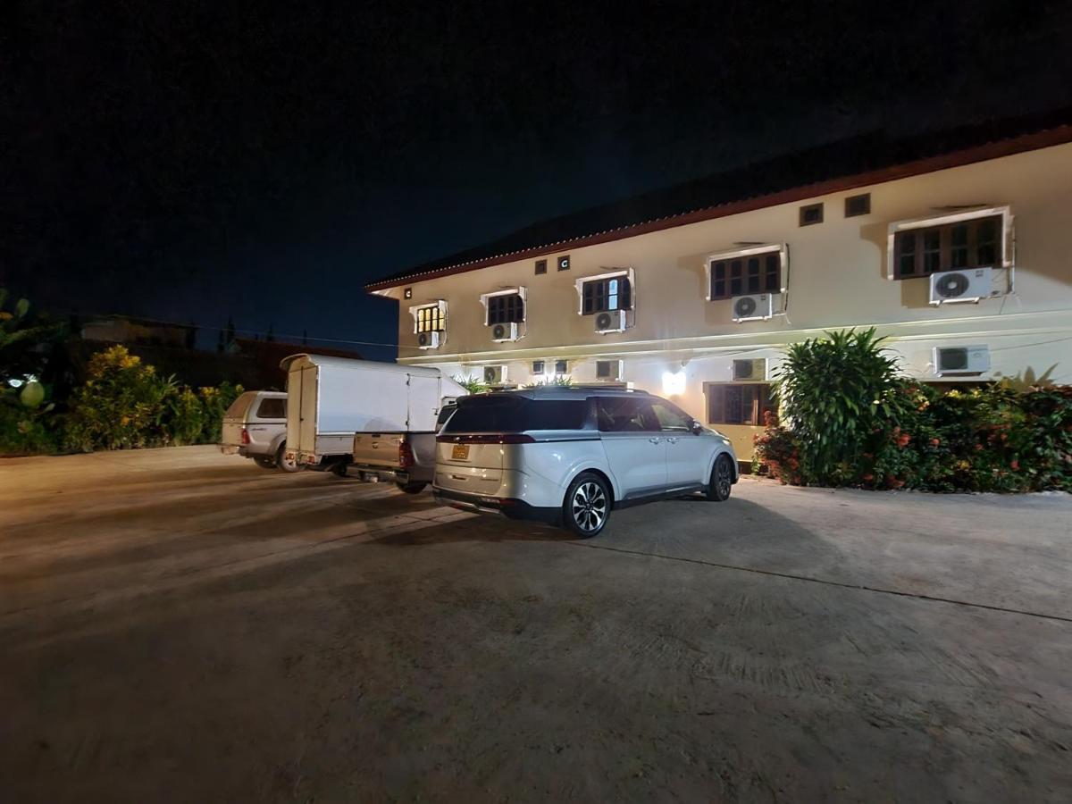 Saphaothong Guesthouse ヴァンヴィエン エクステリア 写真