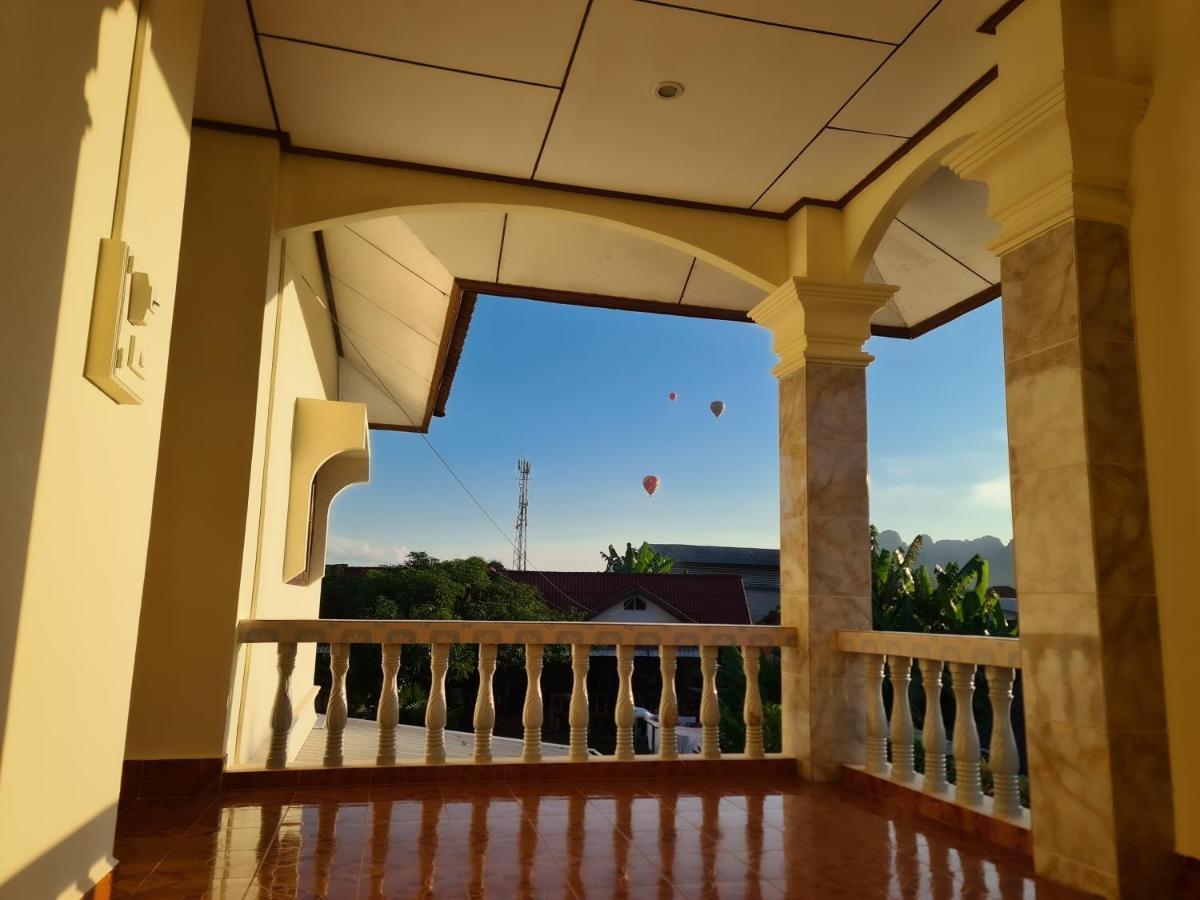 Saphaothong Guesthouse ヴァンヴィエン エクステリア 写真