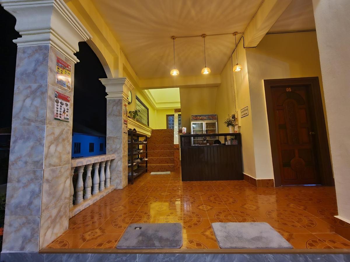 Saphaothong Guesthouse ヴァンヴィエン エクステリア 写真