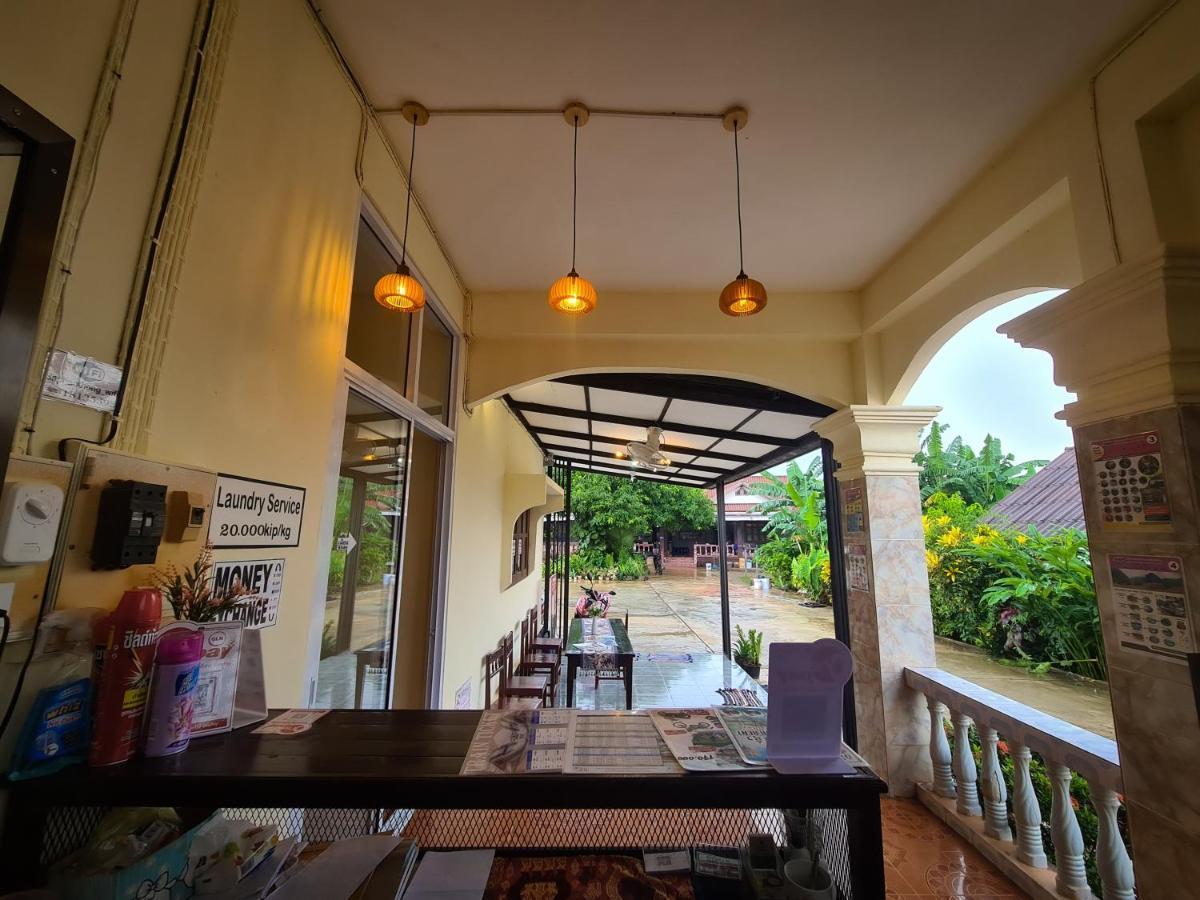Saphaothong Guesthouse ヴァンヴィエン エクステリア 写真