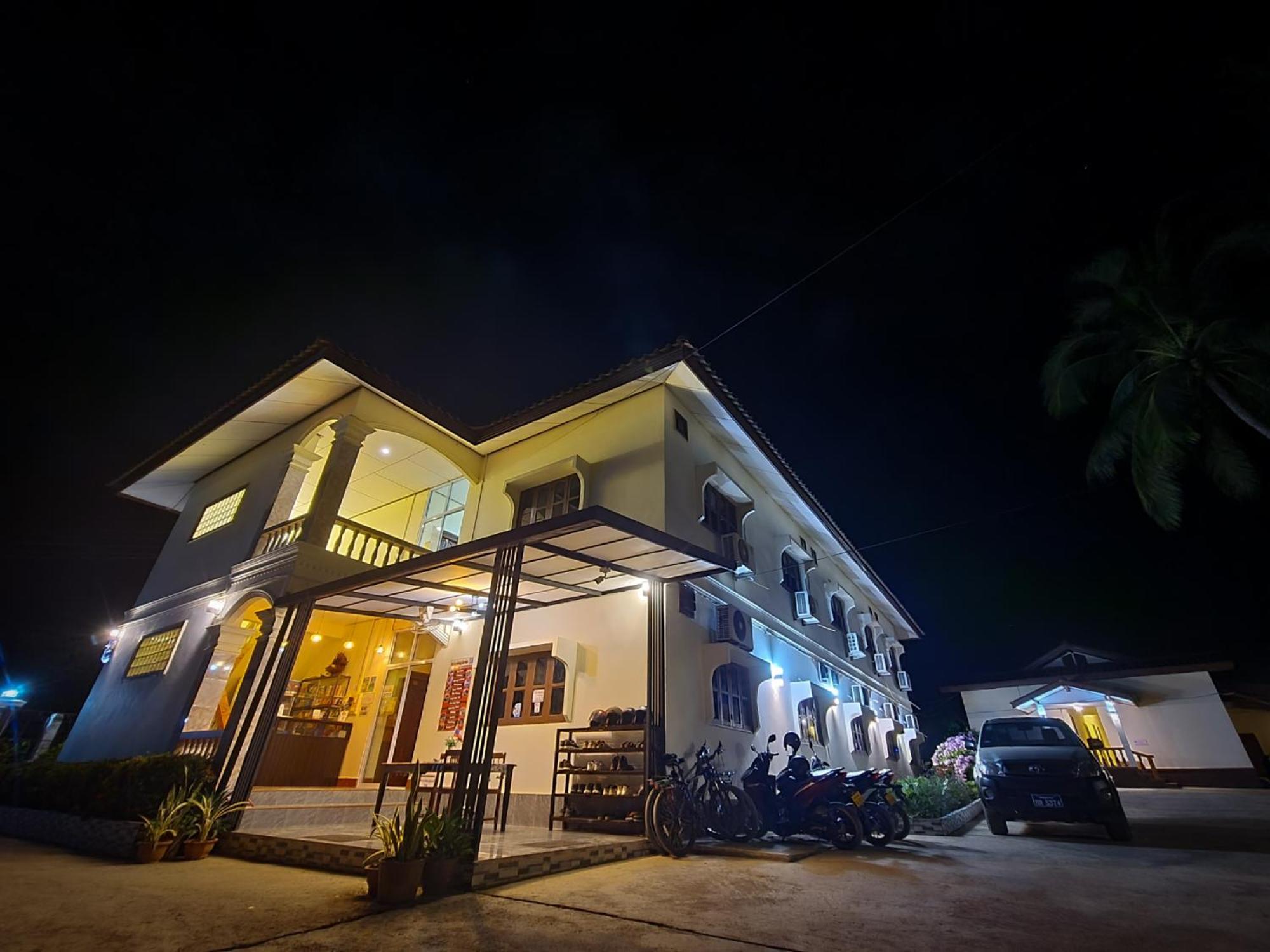 Saphaothong Guesthouse ヴァンヴィエン エクステリア 写真