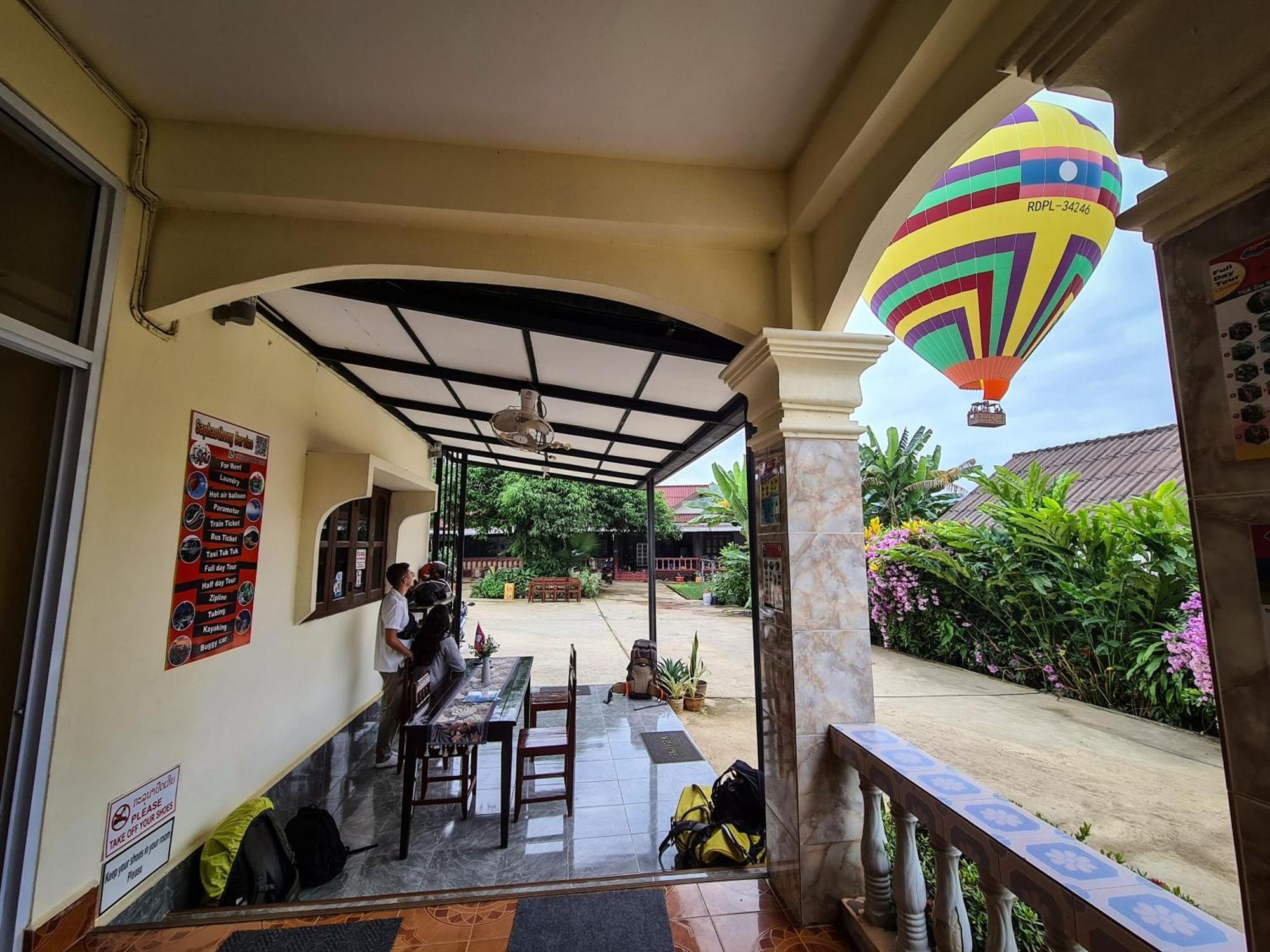 Saphaothong Guesthouse ヴァンヴィエン エクステリア 写真